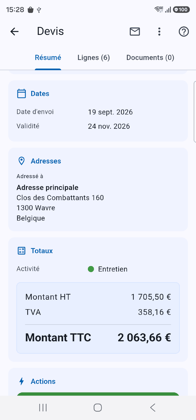 Un devis Onelia ouvert sur un téléphone, avec ses totaux